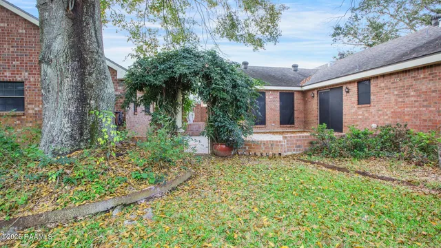 $365,000 | 107 West Bayou Shore Street, Lafayette, LA 70508