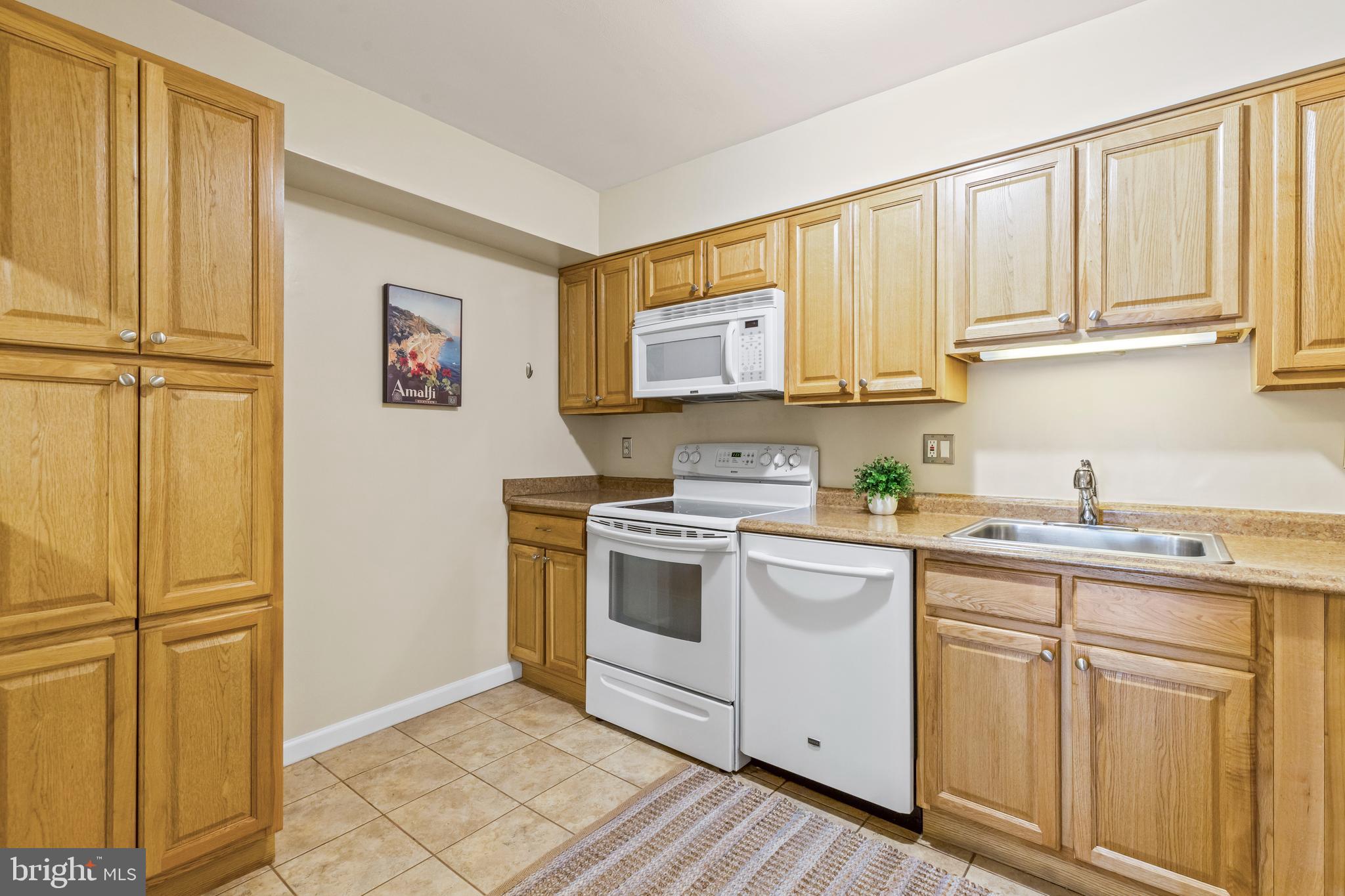 6137 Edsall Road, Unit A Alexandria, VA 22304 - Photo 12 of 33