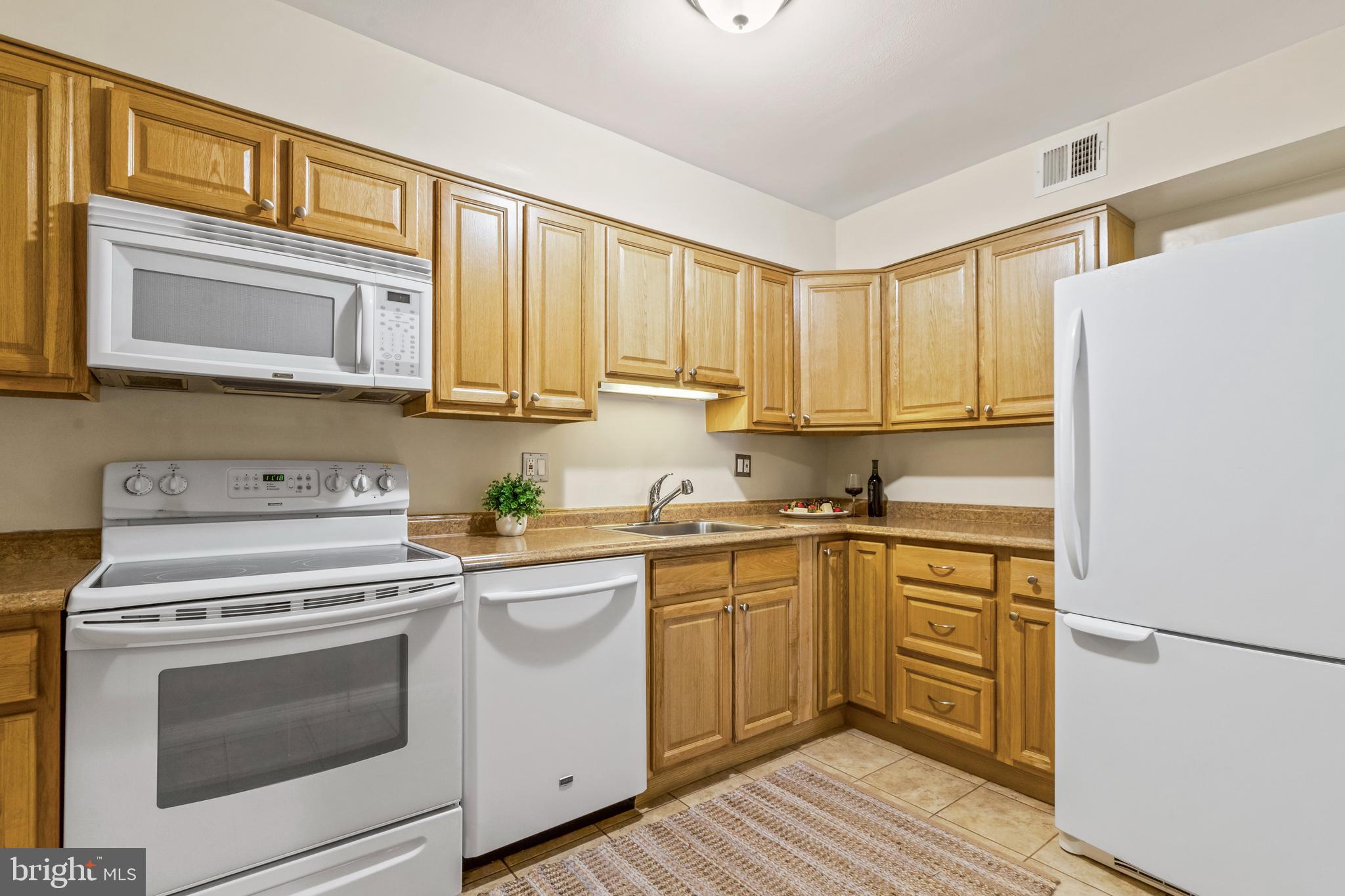 6137 Edsall Road, Unit A Alexandria, VA 22304 - Photo 13 of 33