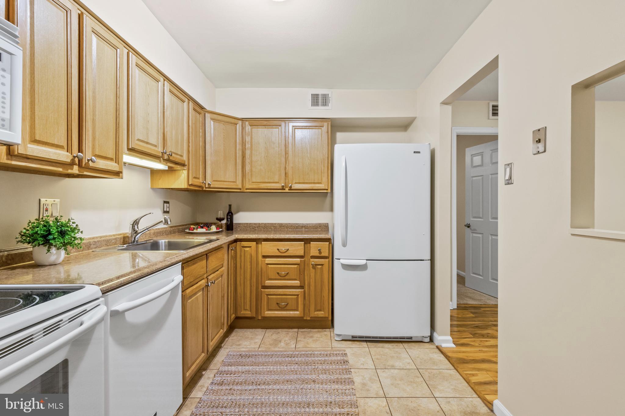 6137 Edsall Road, Unit A Alexandria, VA 22304 - Photo 14 of 33