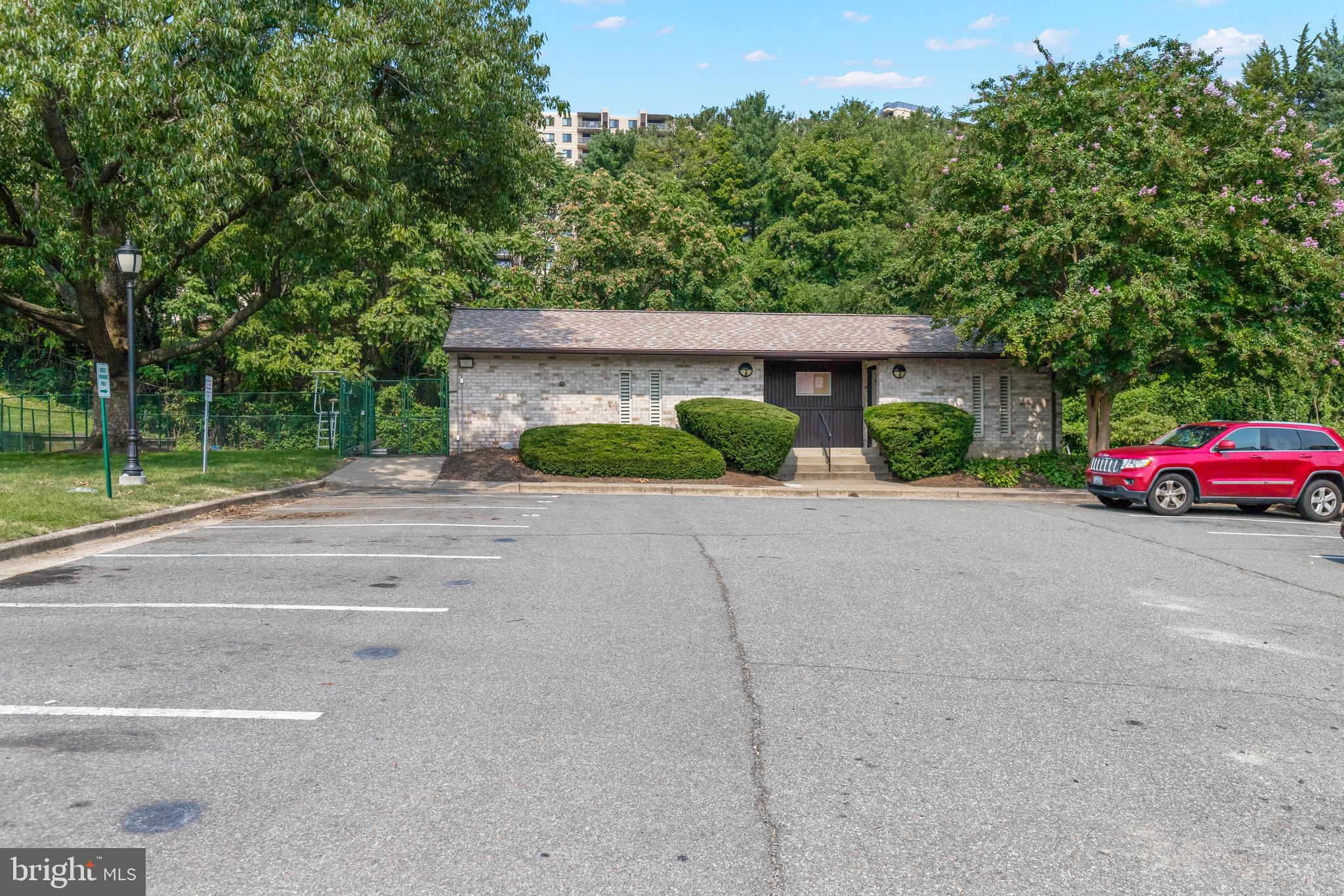 6137 Edsall Road, Unit A Alexandria, VA 22304 - Photo 28 of 33