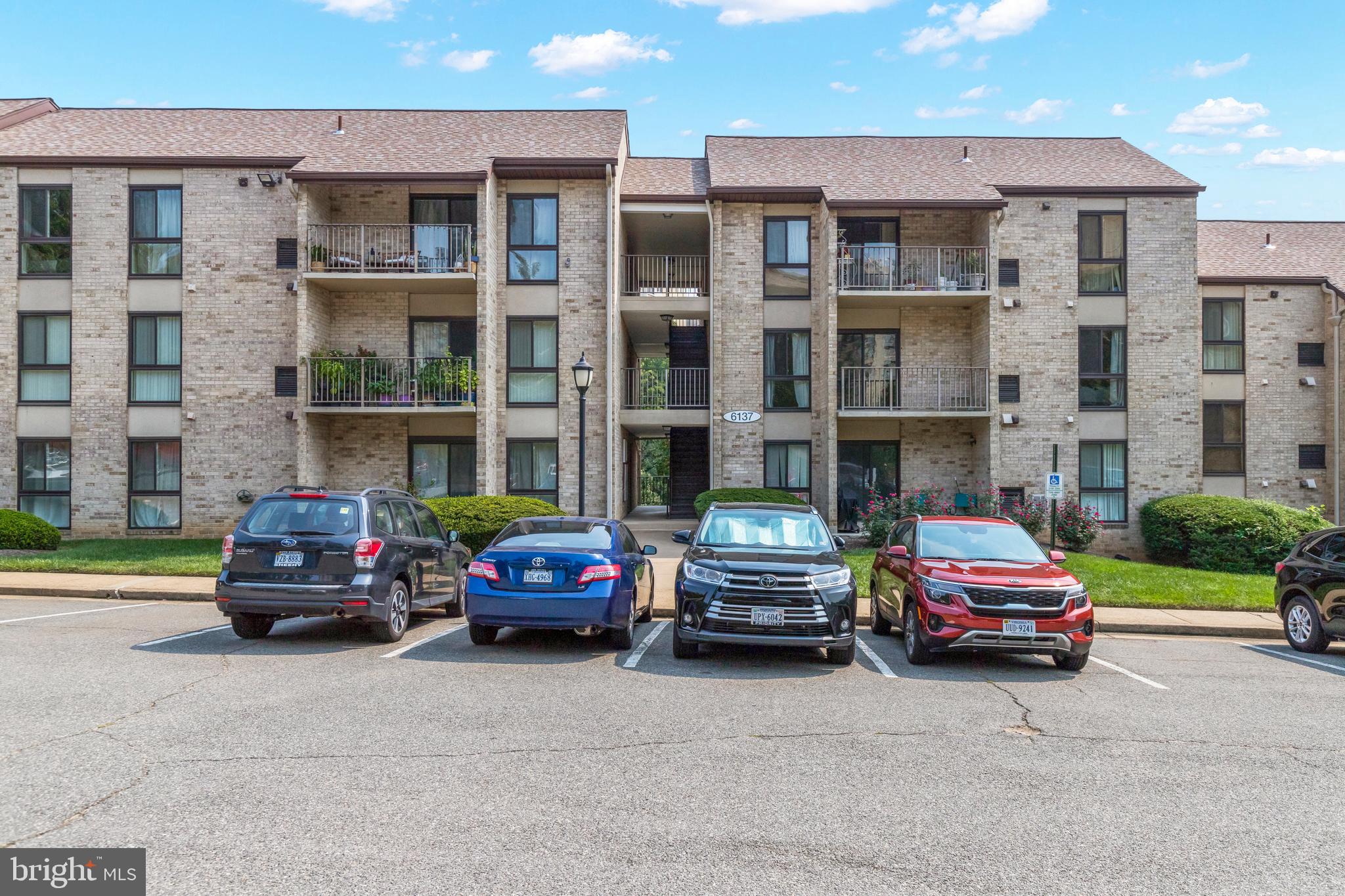 6137 Edsall Road, Unit A Alexandria, VA 22304 - Photo 3 of 33
