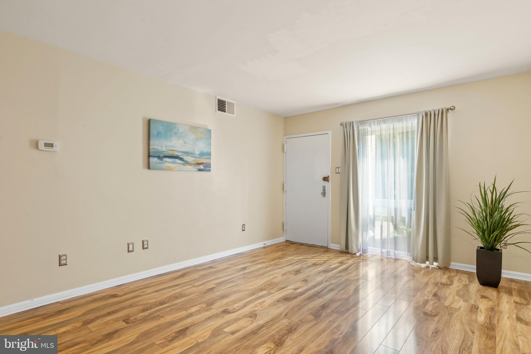 6137 Edsall Road, Unit A Alexandria, VA 22304 - Photo 4 of 33