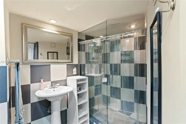$329,999 | 1351 Northeast Miami Gardens Drive, Unit PH15E, Miami, FL 33179