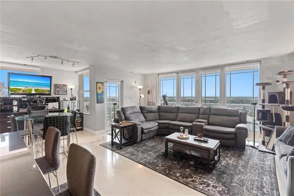 $329,999 | 1351 Northeast Miami Gardens Drive, Unit PH15E, Miami, FL 33179