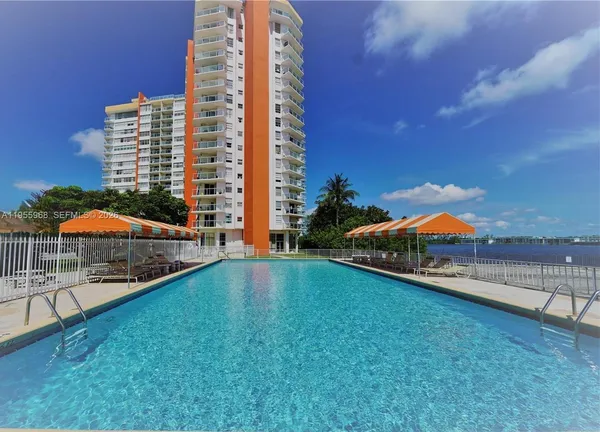 $329,999 | 1351 Northeast Miami Gardens Drive, Unit PH15E, Miami, FL 33179
