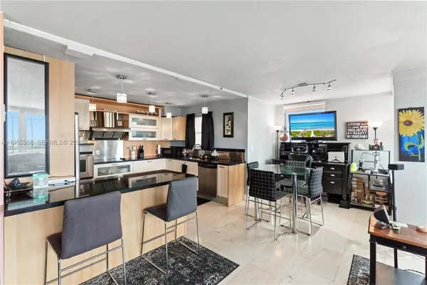 $329,999 | 1351 Northeast Miami Gardens Drive, Unit PH15E, Miami, FL 33179