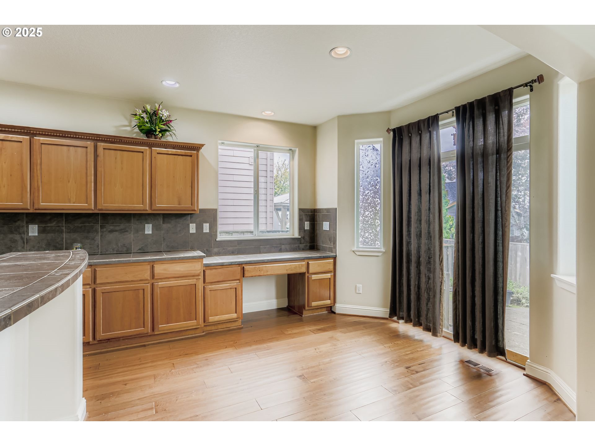 21533 Southwest Susan Lane Beaverton, OR 97003 - Photo 18 of 46