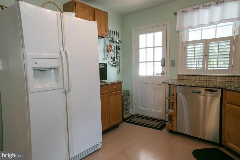 2807 East Joppa Road Baltimore, MD 21234 - Photo 5 of 29 Kitchen