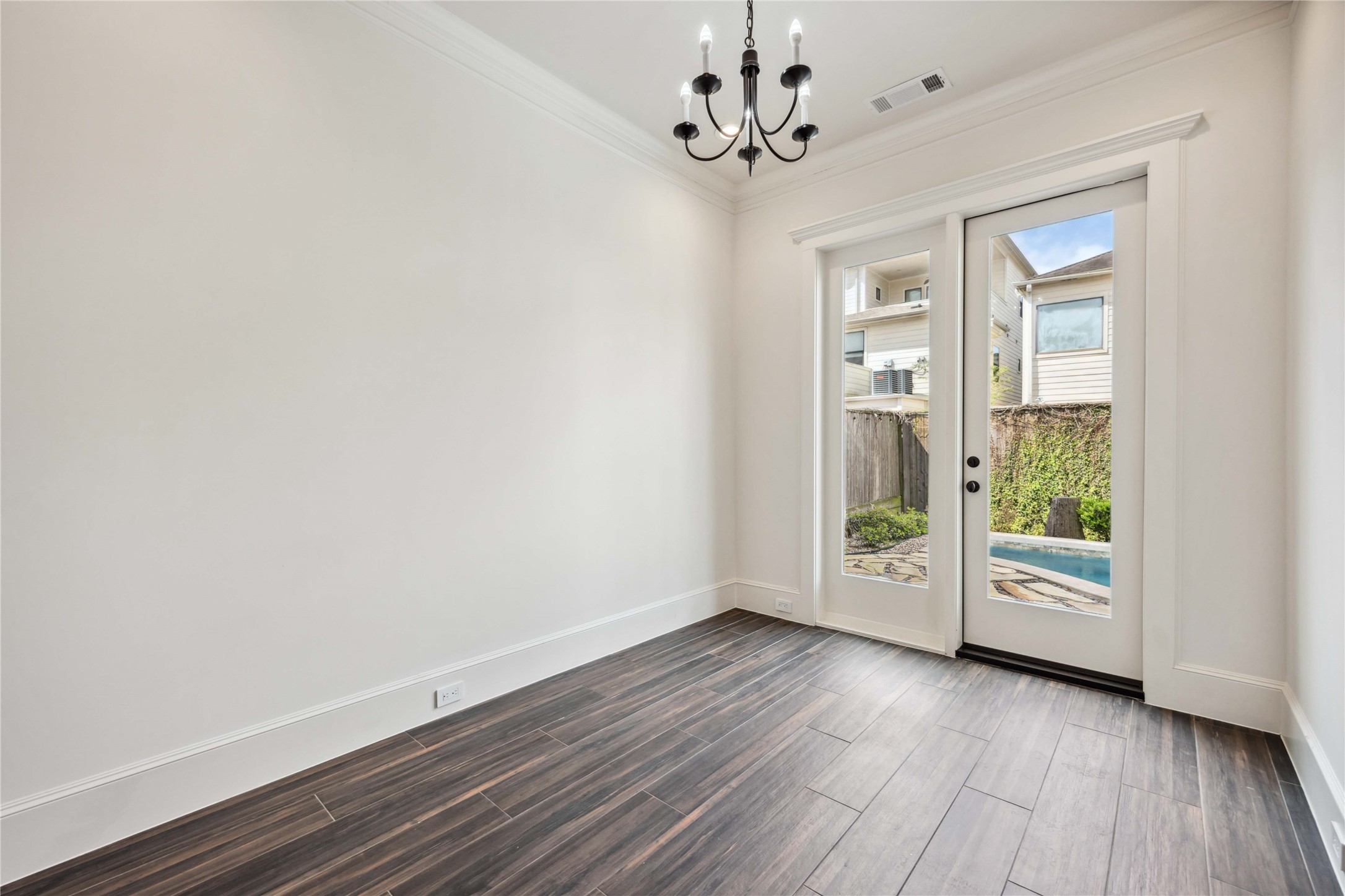 215 Malone Street Houston, TX 77007 - Photo 14 of 48 Extra room or office next to Breakfast Nook w/ outdoor access.