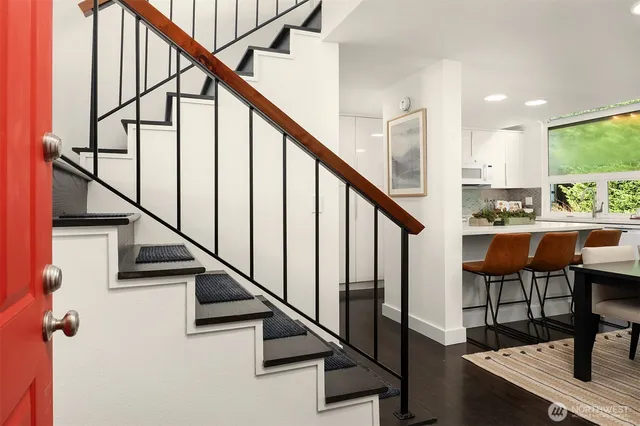 $599,000 | 202 West Olympic Place, Unit 405, Seattle, WA 98119