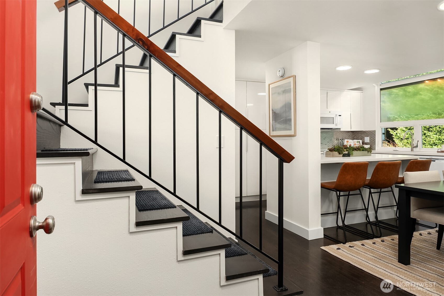 202 West Olympic Place, Unit 405 Seattle, WA 98119 - Photo 11 of 26 a view of entryway and hall