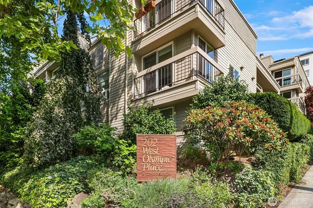 $599,000 | 202 West Olympic Place, Unit 405, Seattle, WA 98119