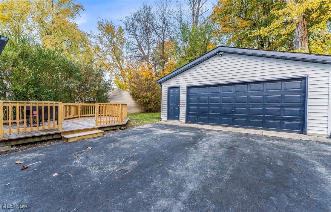 1271 Dorsh Road Cleveland, OH 44121 - Photo 5 of 34 Gallery Image 5