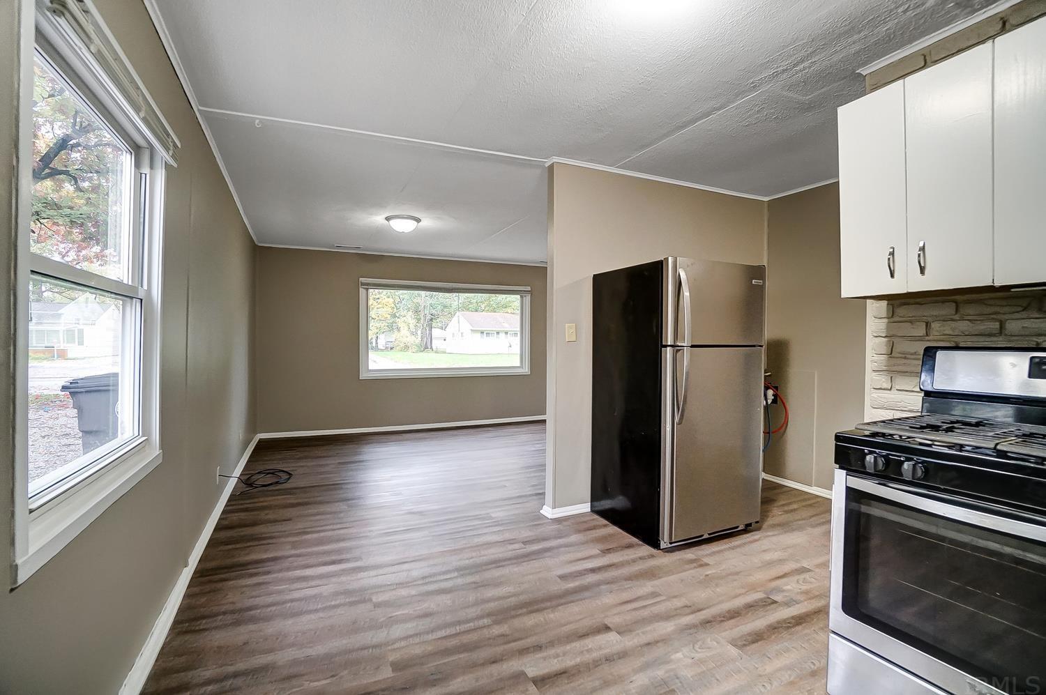 6016 Southcrest Road Fort Wayne, IN 46816 - Photo 11 of 31 Gallery Image 11
