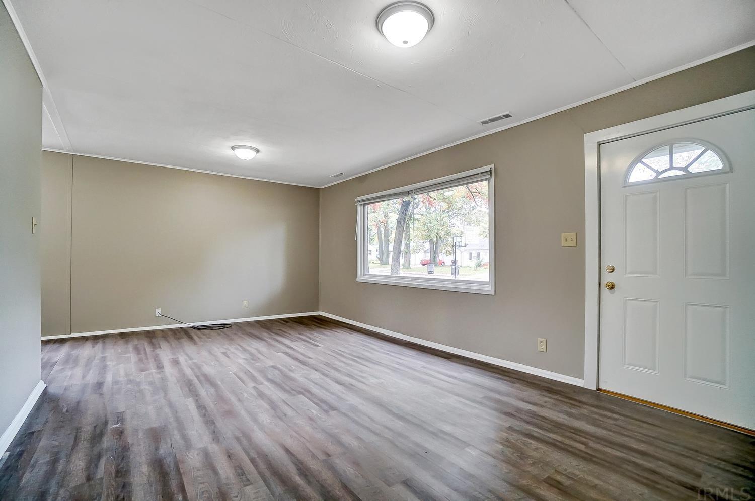 6016 Southcrest Road Fort Wayne, IN 46816 - Photo 5 of 31 Gallery Image 5