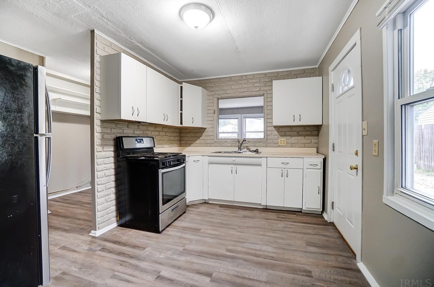 6016 Southcrest Road Fort Wayne, IN 46816 - Photo 8 of 31 Gallery Image 8