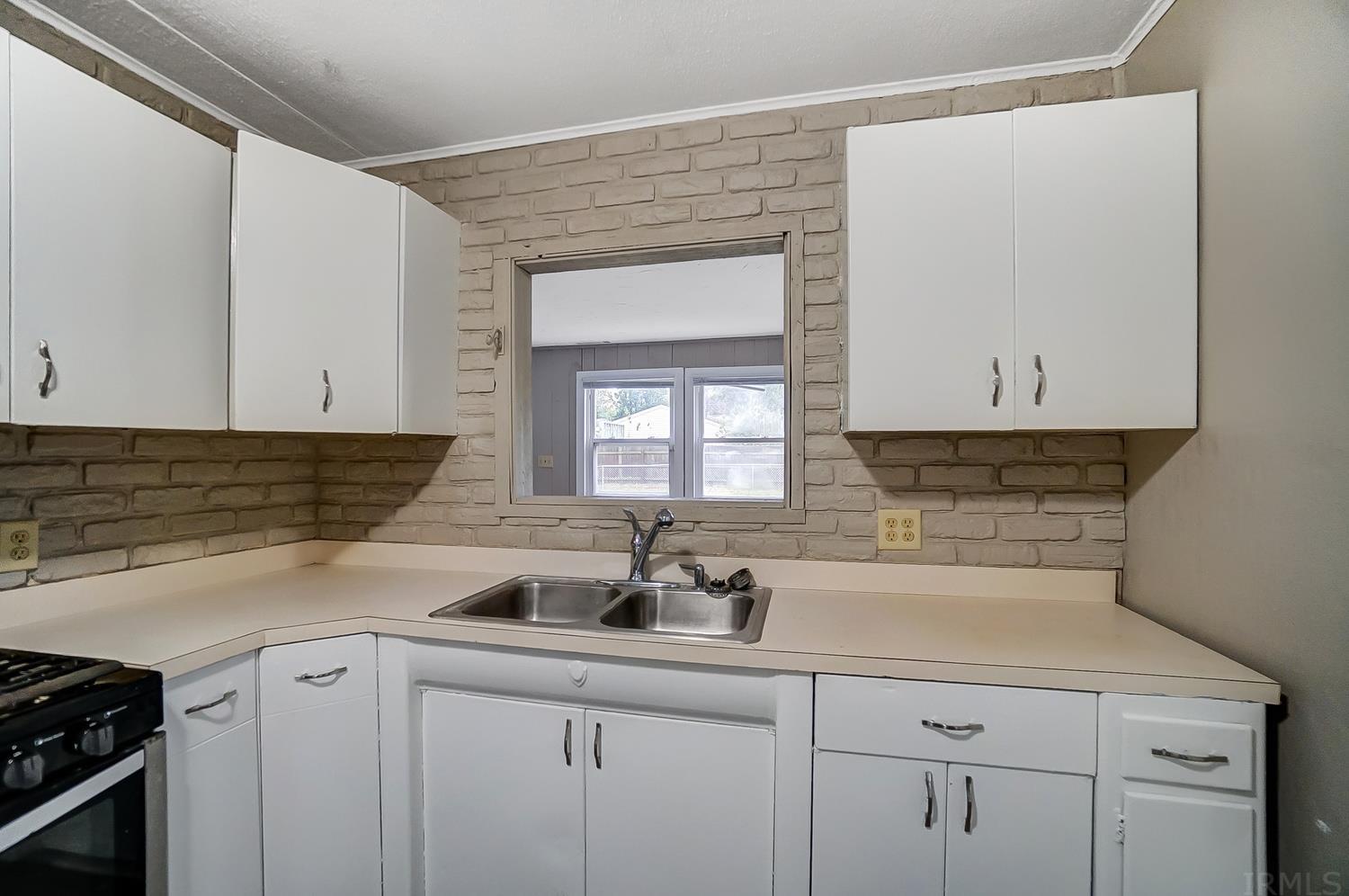 6016 Southcrest Road Fort Wayne, IN 46816 - Photo 10 of 31 Gallery Image 10