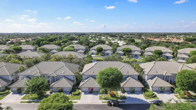 $329,000 | 11595 Briarwood Circle, Unit 1, Boynton Beach, FL 33437