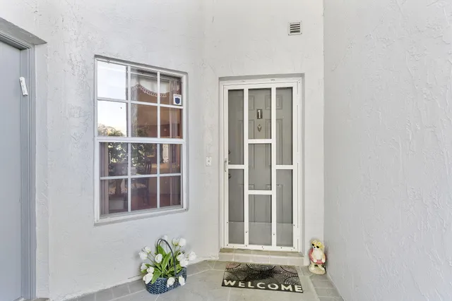 $329,000 | 11595 Briarwood Circle, Unit 1, Boynton Beach, FL 33437