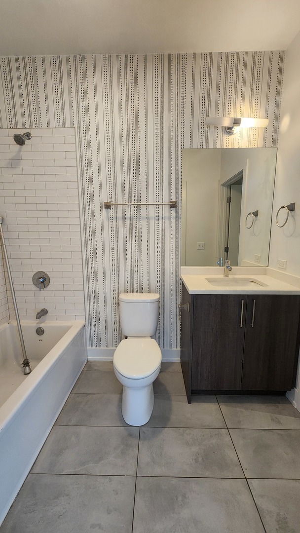4428 North Sheridan Road, Unit 4G Chicago, IL 60640 - Photo 18 of 23