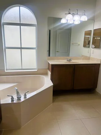 $2,100 | 5606 Place Lake Drive, Fort Pierce, FL 34951