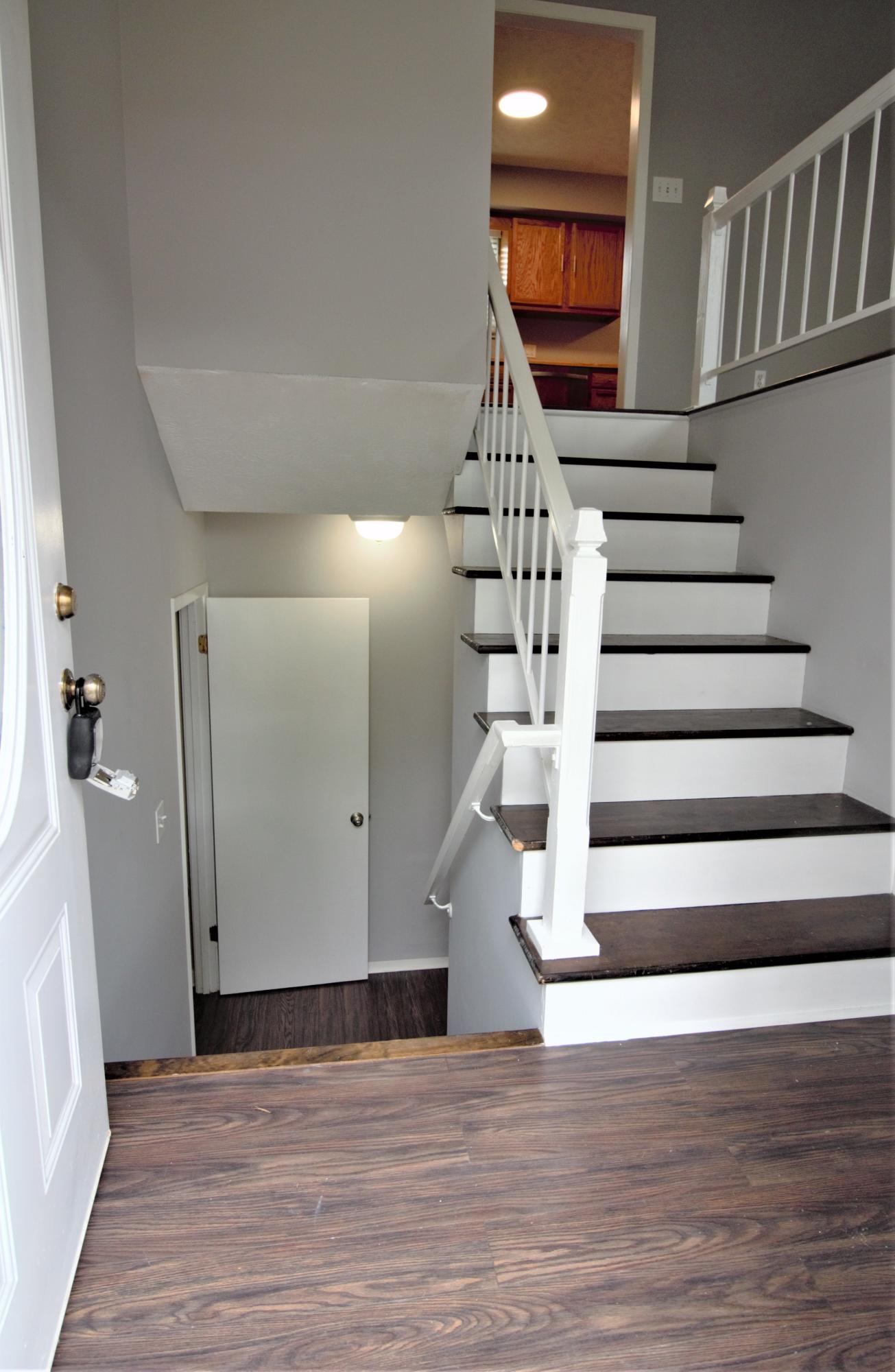 1829 Brookmill Road Knoxville, TN 37932 - Photo 2 of 18 Foyer