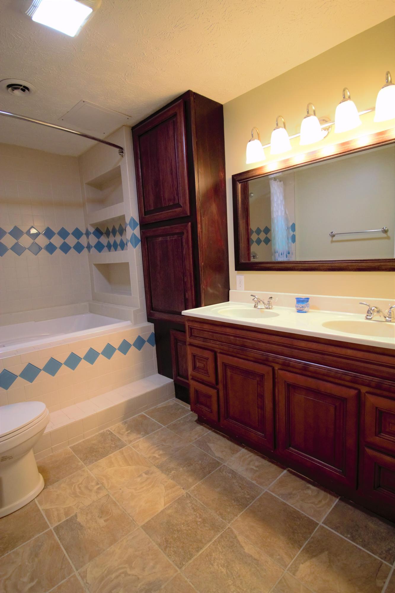 1829 Brookmill Road Knoxville, TN 37932 - Photo 15 of 18 master Bath