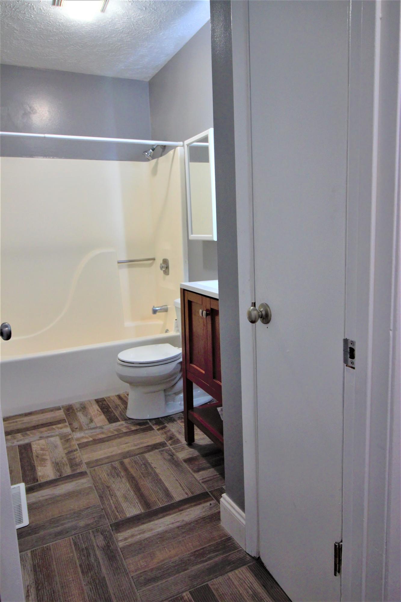 1829 Brookmill Road Knoxville, TN 37932 - Photo 9 of 18 bathroom