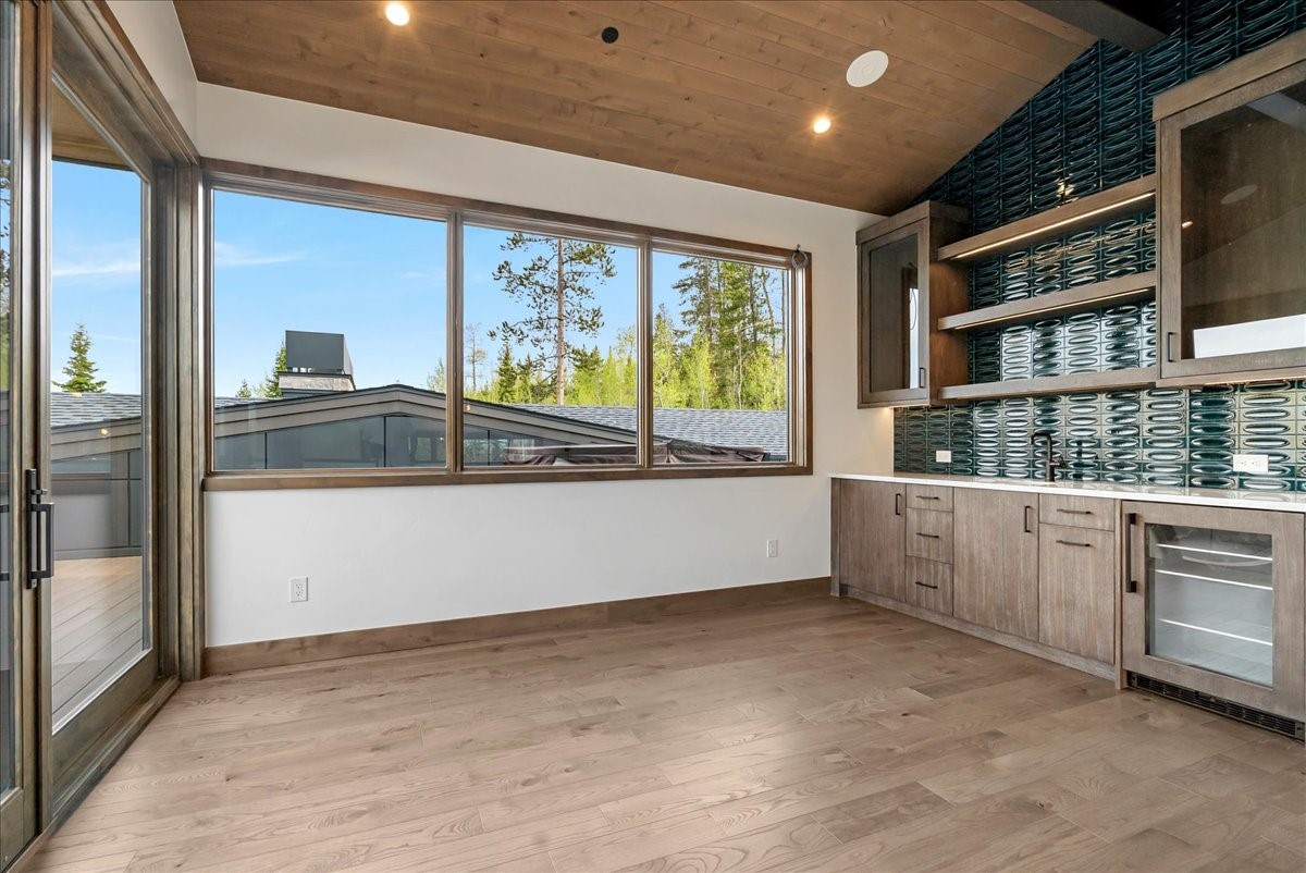 1615 Golden Eagle Road Silverthorne, CO 80498 - Photo 41 of 47 a view of cabinets