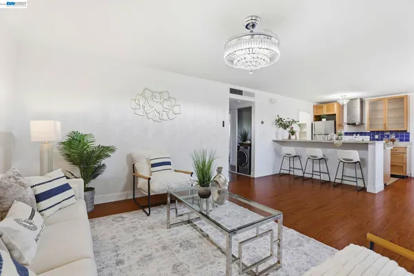 $499,000 | 9085 Alcosta Boulevard, Unit 321, San Ramon, CA 94583