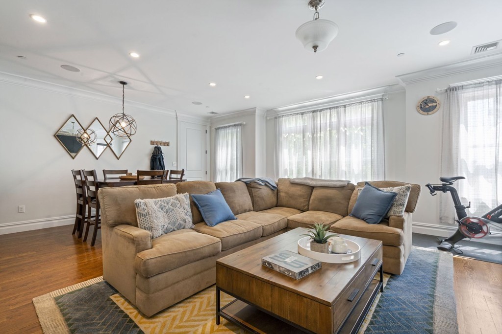 9 M Street, Unit 4 Boston, MA 02127 - Photo 3 of 19 Gallery Image 3
