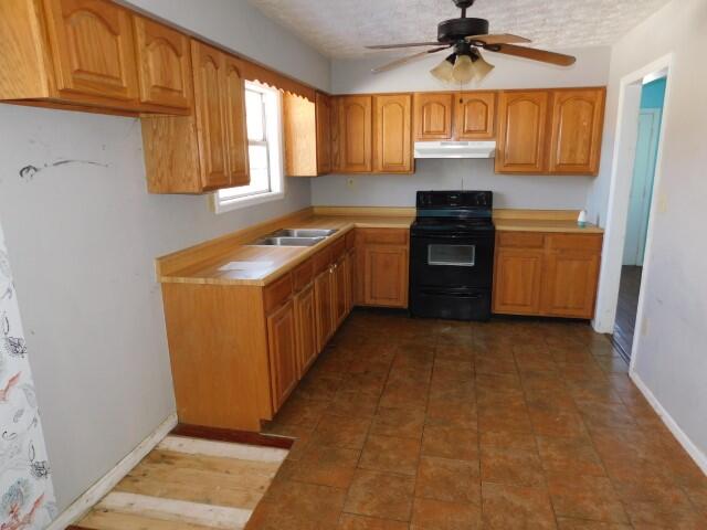 195 Riverside Loop Lily, KY 40740 - Photo 4 of 16 Kitchen