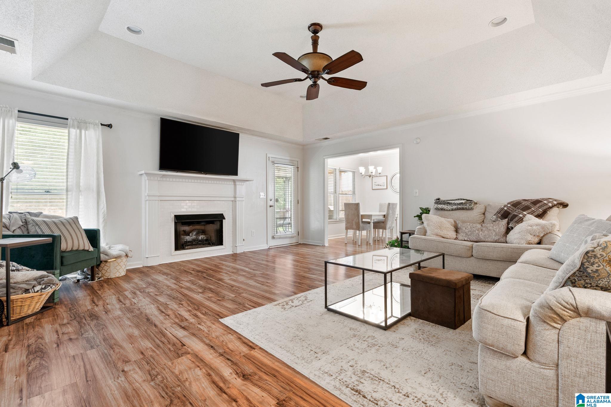 157 Lake Terrace Alabaster, AL 35007 - Photo 2 of 27