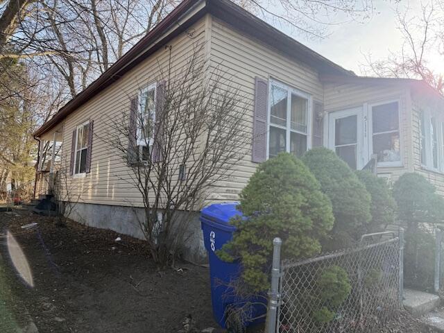 511 66th Street Kenosha, WI 53143 - Photo 3 of 17 IMG_9105