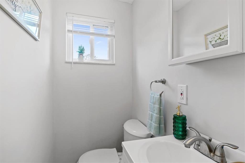 403 Hochberg Road Pittsburgh, PA 15235 - Photo 12 of 25 Gallery Image 12