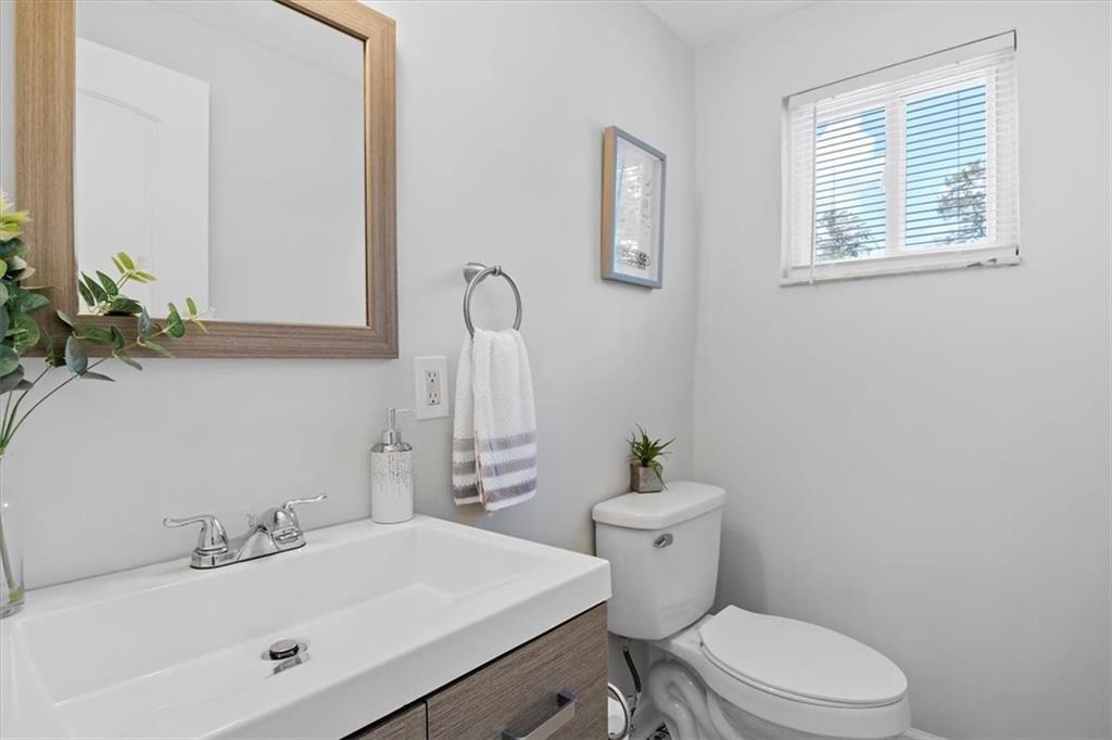 403 Hochberg Road Pittsburgh, PA 15235 - Photo 4 of 25 Gallery Image 4