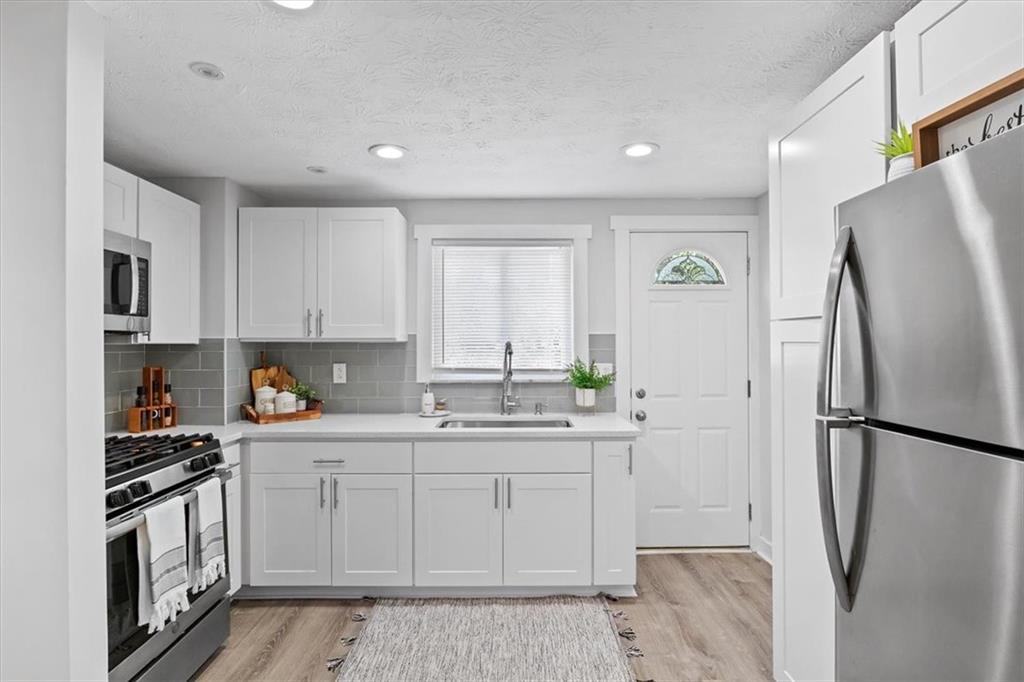 403 Hochberg Road Pittsburgh, PA 15235 - Photo 7 of 25 Gallery Image 7