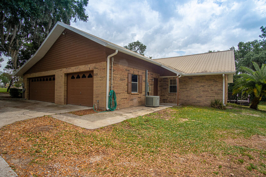 4020 Timberlake Road West Lakeland, FL 33810 - Photo 5 of 24 5