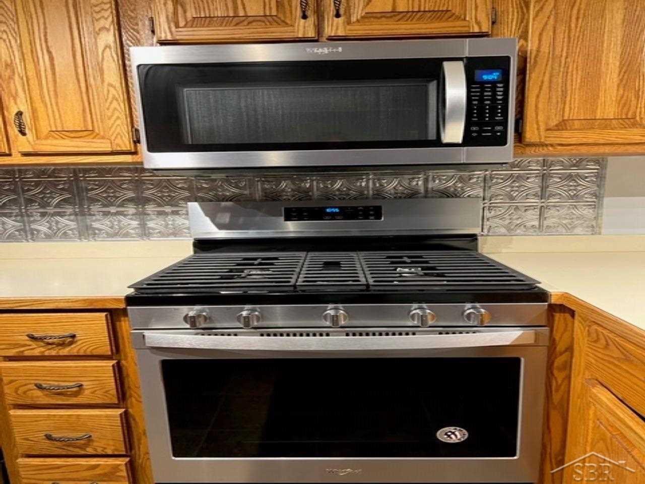 560 South Badour Road Midland, MI 48640 - Photo 20 of 40 Never used Gas Stove