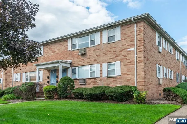 $2,100 | 1-38 Virginia Drive, Unit B, Fair Lawn, NJ 07410