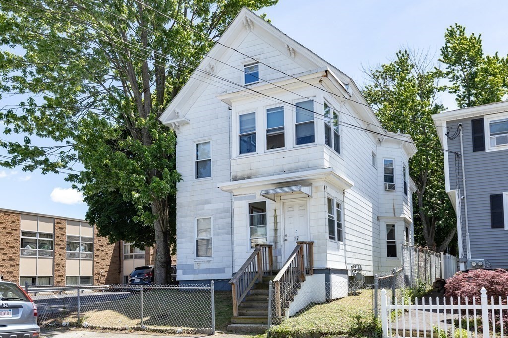 27 Abbott Street Lawrence, MA 01843 - Photo 3 of 21