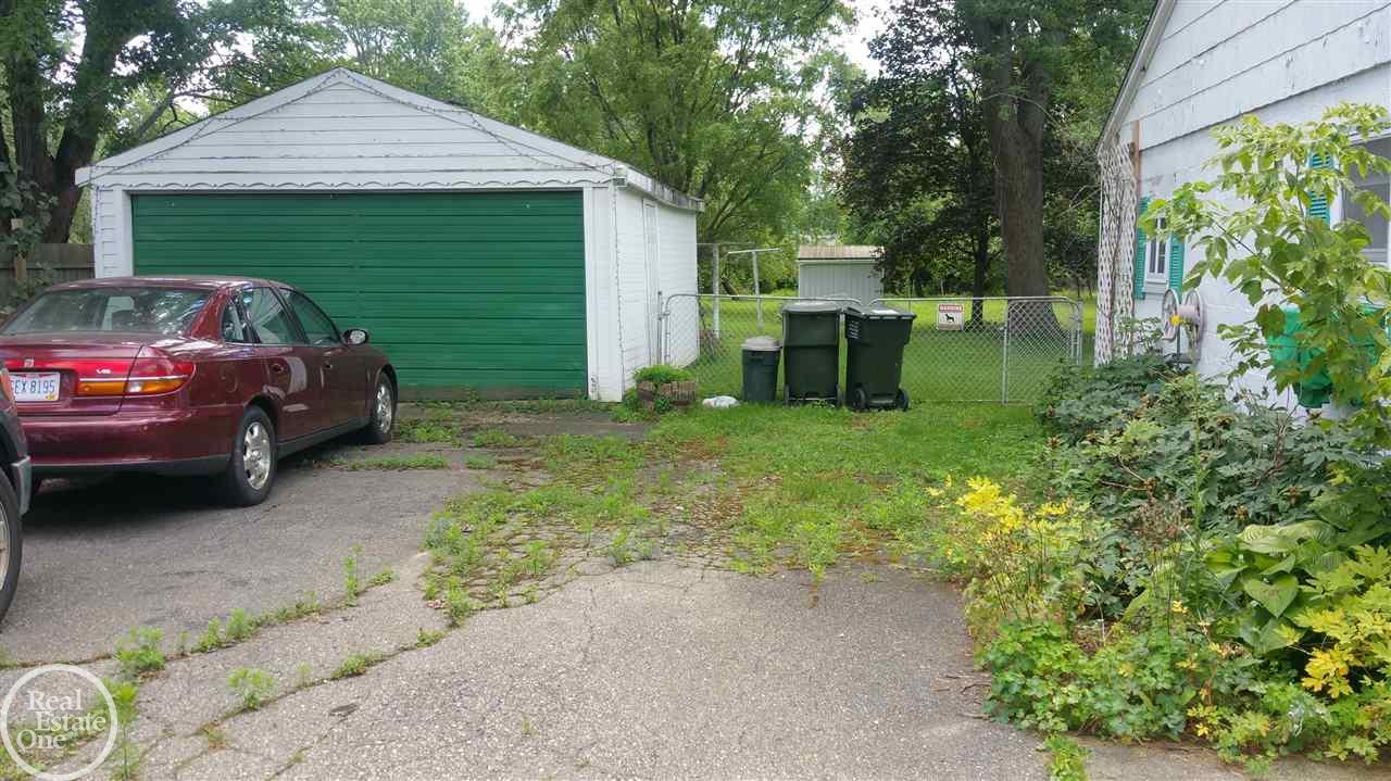 1927 June Rochester, MI 48309 - Photo 5 of 7 31325483-4.JPG
