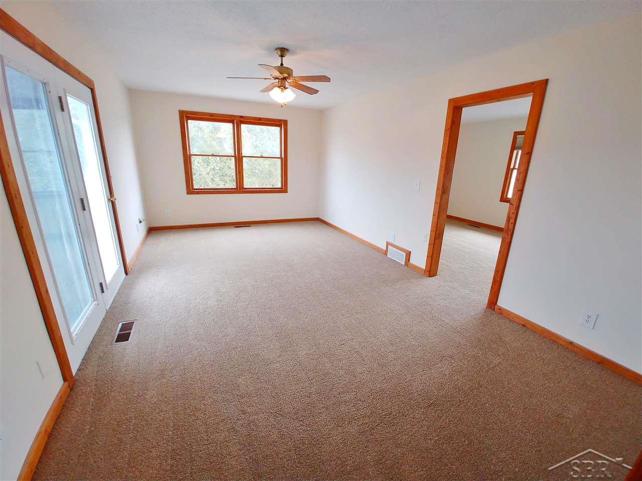 2243 East Freeland Road Midland, MI 48640 - Photo 8 of 34 31346723-7.JPG