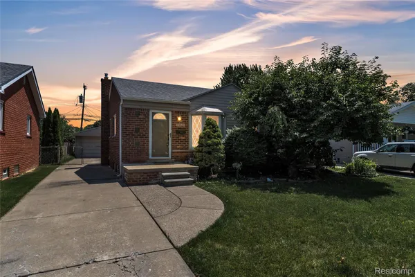 $209,900 | 15421 McCann Avenue, Southgate, MI 48195