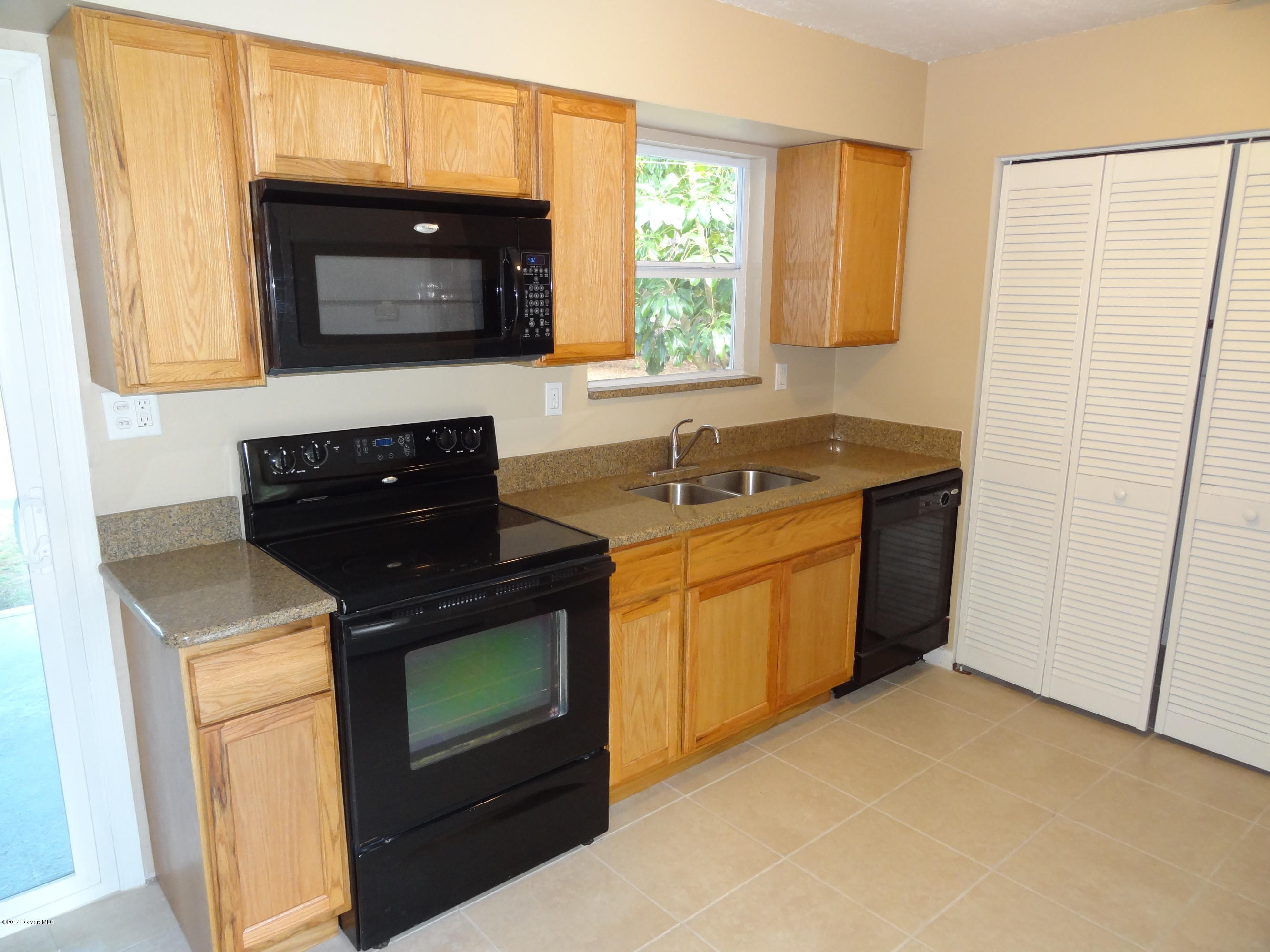 175 Angelo Road Southeast Palm Bay, FL 32909 - Photo 3 of 15 Brand New Kitchen