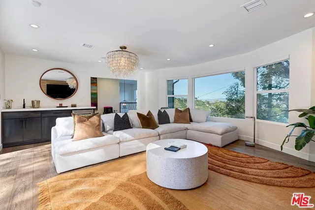 $11,500 | 3350 Coy Drive, Sherman Oaks, CA 91423