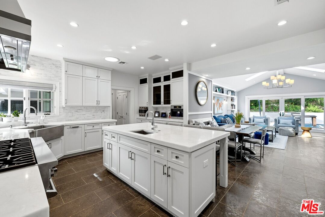 24317 Bridle Trail Road Hidden Hills, CA 91302 - Photo 11 of 37