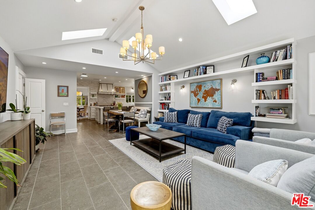 24317 Bridle Trail Road Hidden Hills, CA 91302 - Photo 13 of 37