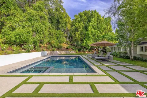 a view of outdoor space yard and patio